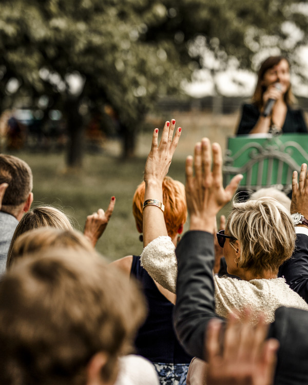 Traurednerin-berlin.jpg Traurednerin-berlin.jpg